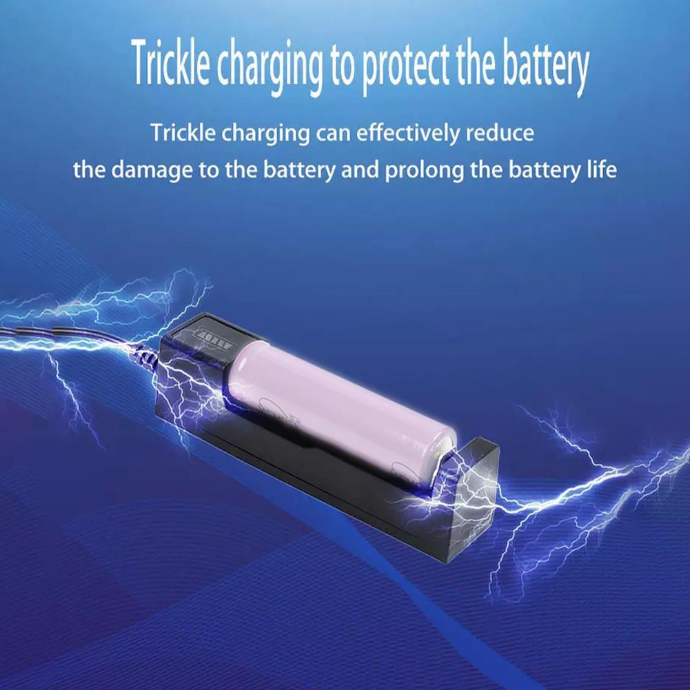 ユニバーサル18650バッテリー充電器 USBスマートシング - Vaping Area のレビューと価格